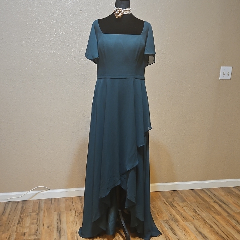 Elegant Teal Evening Gown